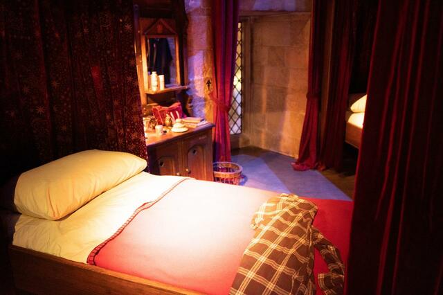 グリフィンドールの男子寮|ワーナー ブラザース スタジオツアー東京 メイキング・オブ・ハリー・ポッター