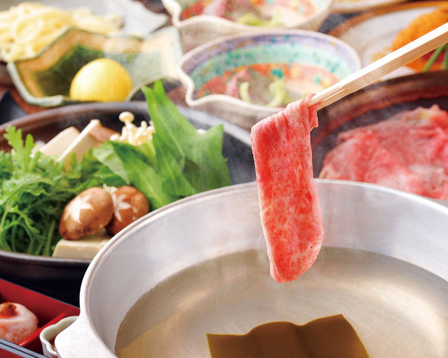 都内「すき焼き・しゃぶしゃぶ」の名店／あずき（上野）　オリーブ牛金ラベルリブロースしゃぶしゃぶ　1人前3900円（税別）