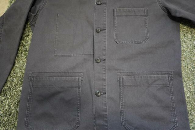 【UNIQLO　ユーティリティジャケット】カラーはオフホワイト、グレー、ブラウンの3色展開