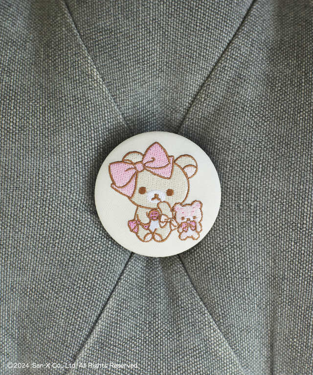 【「Maison de FLEUR×コリラックマ」コラボコレクション】「コリラックマ 刺繍缶バッジA」1,200円