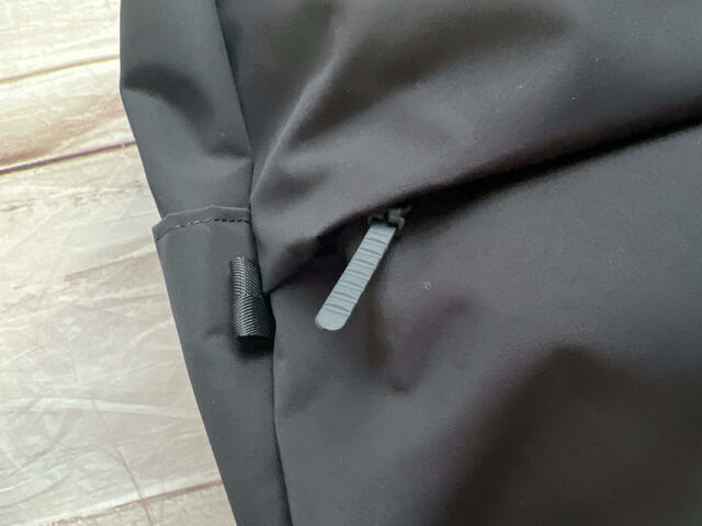 マットな質感のポリエステル生地