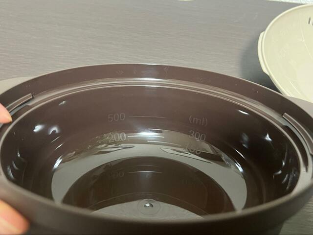 【MIクリエーションズ レンジ調理鍋】鍋の内側に目盛り付。計量カップいらずで便利！