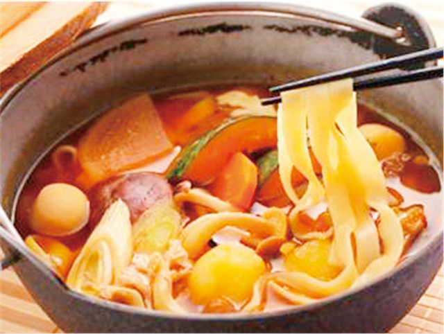 談合坂SA（上り）  かぼちゃと根菜の田舎ほうとう　1420円