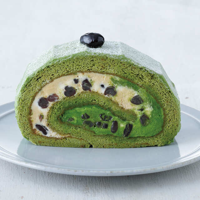 【東京ギフトパレット／パティスリー キハチ「季節のロール 宇治抹茶」1個 680円】あずきかのこ豆もたっぷりの抹茶クリームを巻いたロールケーキ