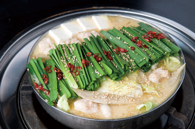 博多もつ鍋 蟻月 心斎橋店（長堀橋）  白のもつ鍋　1350円〜