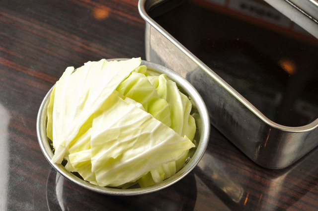 串かつ えいちゃん／キャベツ