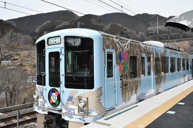 芦ヶ久保で車両を撮影