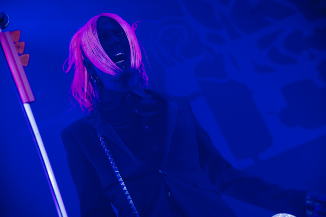 恋一（Ba）／（撮影：市村岬） 