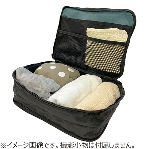 「ソロツーリスト　圧縮式衣類収納ケース」荷物圧縮前