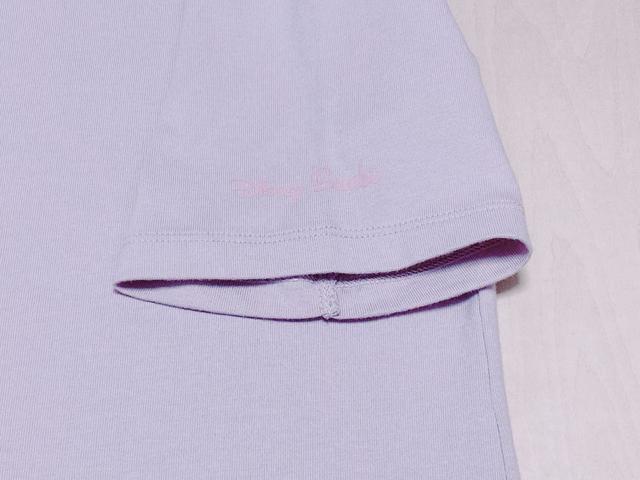 袖にさりげなく「Disney Bambi」のプリントが…!