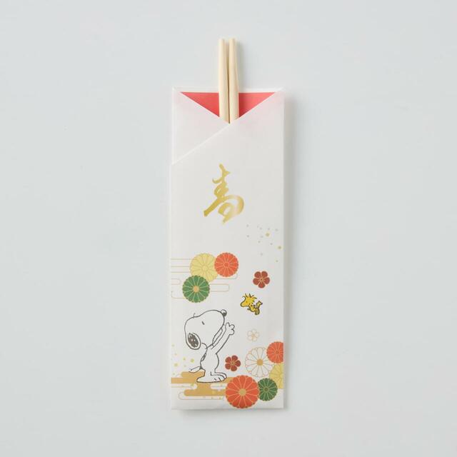 「おせち・二段重『スヌーピー』(付属品一例)」<価格:20,900円(税込)>【【2027年おせち】個食スタイルのおせちも登場!「スヌーピー」「SPY×FAMILY」「サンエックスユニバース」「ムーミン」全4種の予約がスタート!】