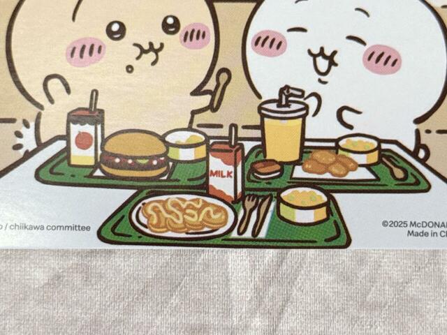 【ちいかわハッピーセット第二弾／ハチワレのハッピーセットトレイフォトフレーム】おそらくこれがハチワレが選んだハッピーセット、パンケーキとミルクのセットです！