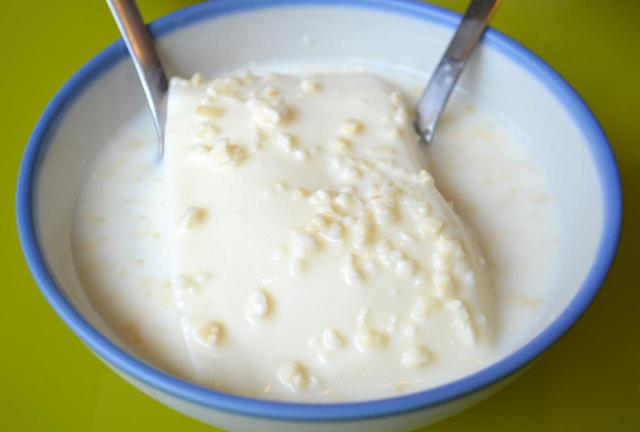 【おうちで楽しむ台湾ごはんvol.10　杏仁豆腐】台北の迪化街にある甘味処「夏樹甜品」の杏仁豆腐