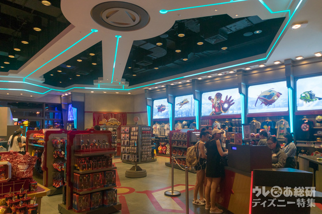 マーベルグッズ満載の「エクスポ・ショップ」｜香港ディズニーランド・リゾート