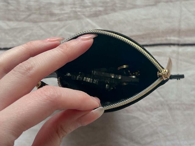 ポーチには家の鍵を入れてみました