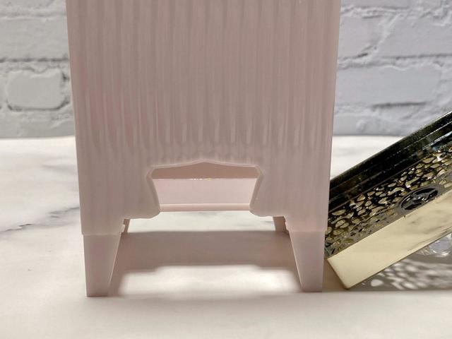 『THREEPPY（スリーピー）』下部にコットンを取り出せる口がついています