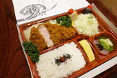 熟成能登豚　特厚ロース弁当　2,180円（税抜）