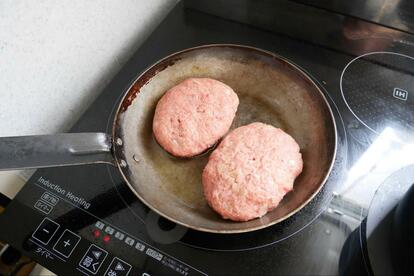 販売 ひき肉 冷たいフライパン