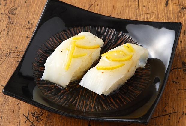 「真イカ柚子塩寿司」【かみむら牧場の食べ放題メニューに「寿司」が新登場】