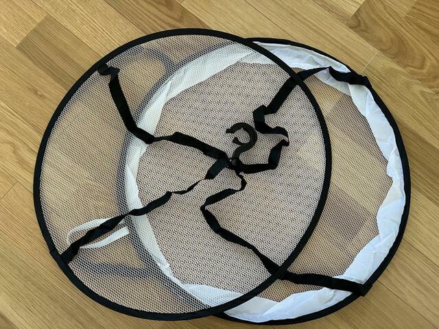 【ダイソー 2段セーター干しネット】広げると大きい