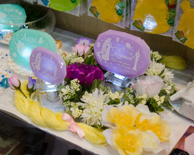 ウェットティッシュふた（ラプンツェル）