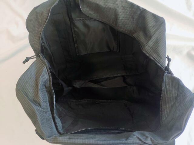 バッグは、がばっと開く