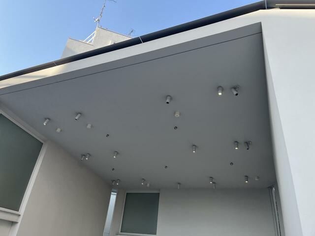 トイレで見たことがない数の照明