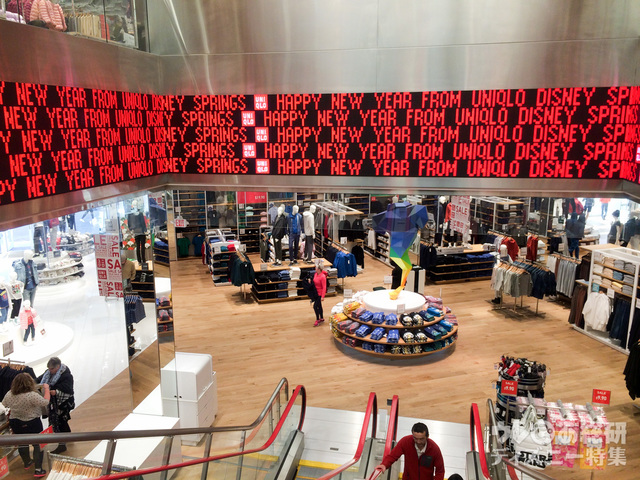 「ユニクロ」ディズニー・スプリングス店