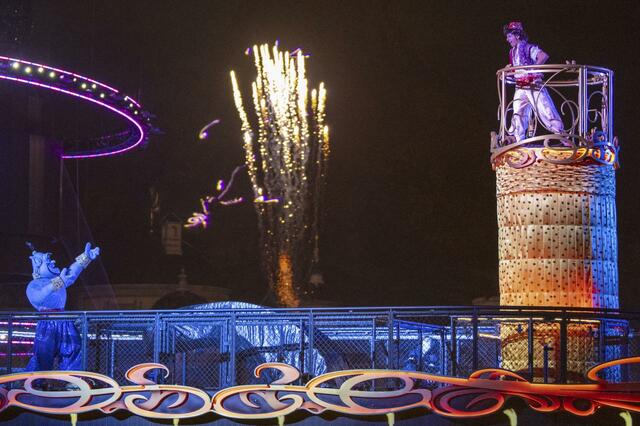 東京ディズニーリゾート「ビリーヴ！〜シー・オブ・ドリームス〜」 シーン２ ディズニー映画「アラジン」のパート © Disney