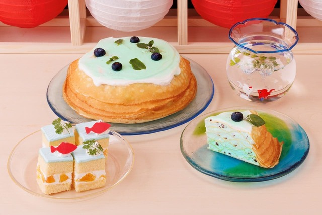 【ヒルトン東京ベイ「BON DANCE」】寄せては返すいつまでも続く波のゆらめきをミルクレープで表現した「波のゆらめきチョコミントミルクレープ」など