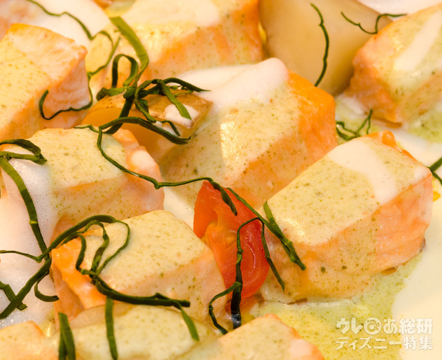 サーモンのスチーム　ほうれん草とチーズのクリームソース