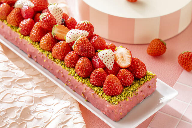 「ハロー♪ドバイチョコ」＜期間：2026年3月12日～5月10日＞【ヒルトン名古屋のストロベリースイーツビュッフェ第2弾は、ノスタルジックにときめく、レトロポップないちごの世界♪】