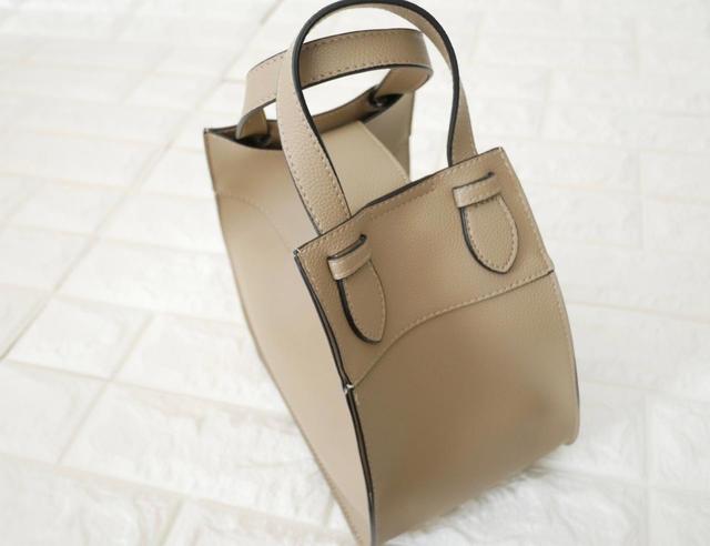 ファッションセンターしまむら『ゴウヒヘンケイ2WAYバッグ』