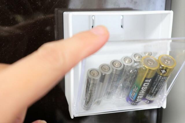 【セリア マグネットスイングケース】乾電池のストックにもちょうど良さそう