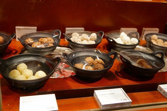 ブロンデル:丸いトリュフ