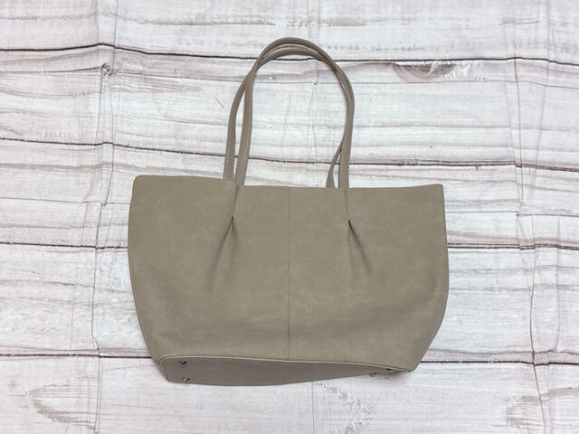 前面・背面ともに同じデザイン