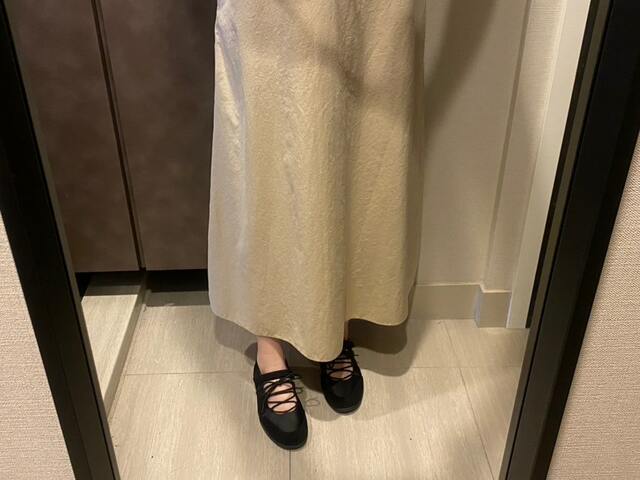 【GU レースアップバレエスニーカー】スカートに合わせるとカジュアルガーリーな雰囲気に！