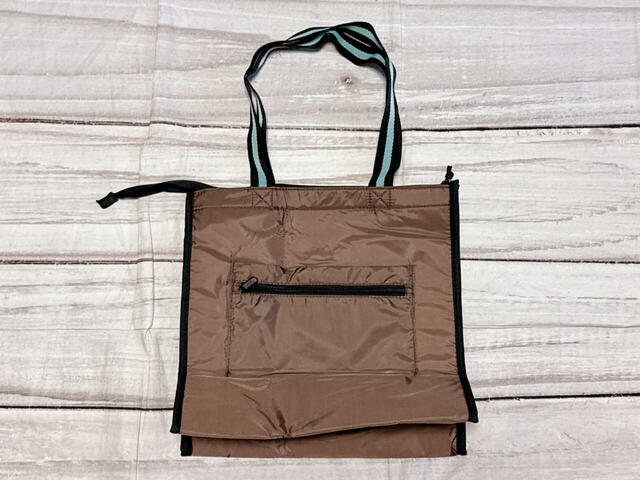 背面にも便利な機能付き！