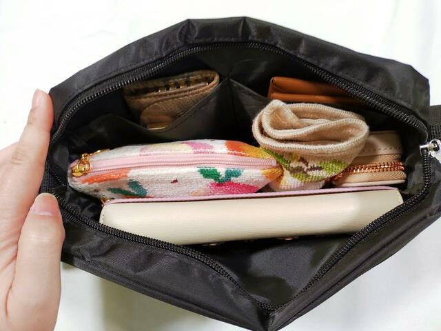 【Calvin Klein（カルバン・クライン）ショルダーバッグ】マチたっぷりで、たくさん入れることができた