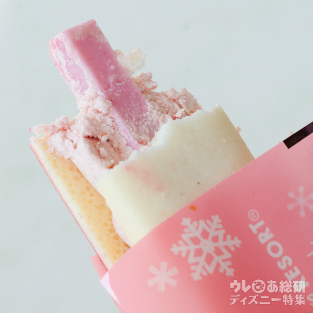 クッキーサンド(ストロベリークリーム&ストロベリーチョコレート)¥380