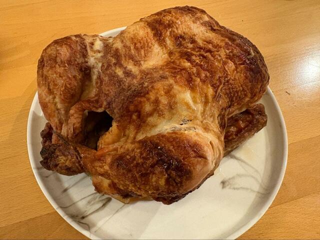 【コストコ ロティサリーチキン】丸ごとのインパクトがすごすぎて二度見！コスパも満足感も最強！