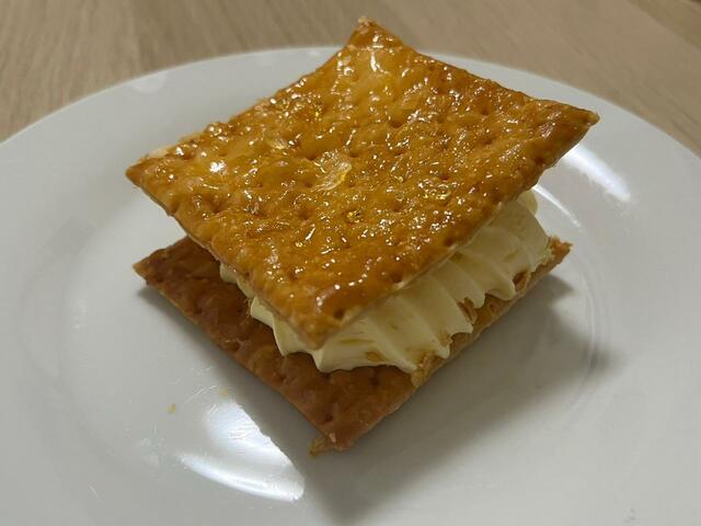 【LAWSON　さくさくバターパイサンド】数日おいてもサクサクが持続