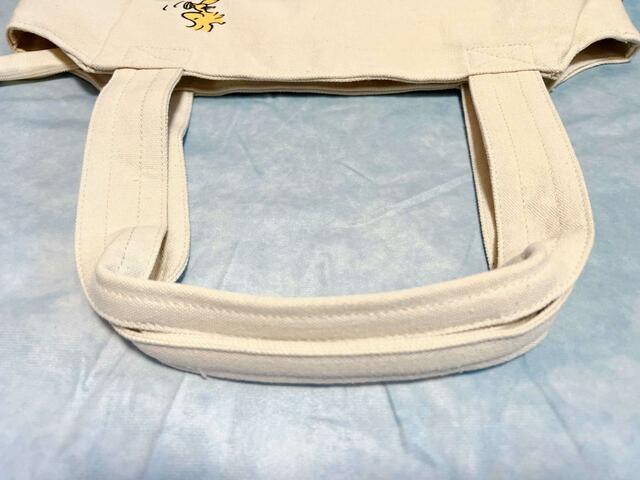 【アベイル】持ち手は肩に掛かる部分は二重になっています