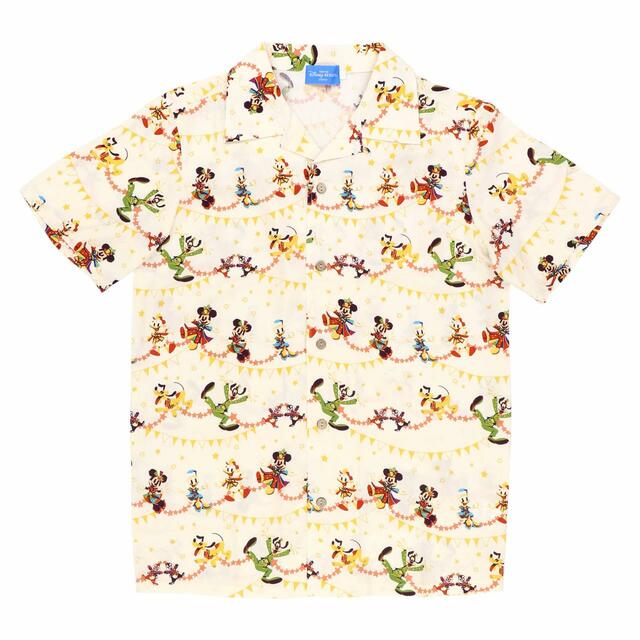 アロハシャツ 4,500円｜サイズ：S、M、L ※総柄アイテムのため、1枚1枚柄の出方が違います。｜東京ディズニーリゾート40周年“ドリームゴーラウンド”スペシャルグッズ｜発売日：2023年4月10日（月）｜販売店舗：東京ディズニーランド「グランドエンポーリアム」、東京ディズニーシー「エンポーリオ」