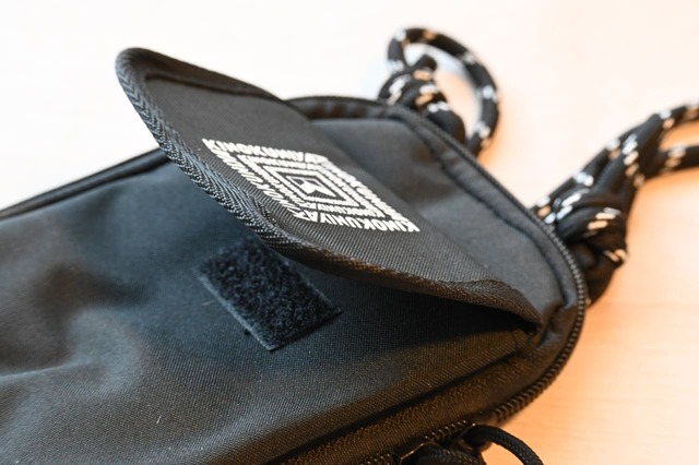 【「MonoMax 2026年5月号増刊」（宝島社）】紀ノ国屋ロゴの部分は開閉できるポケットに