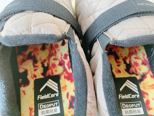 【ワークマン 防寒防炎キャンパーモック】抗菌防臭加工が施されているので、長時間歩いてもニオイの心配なし♪