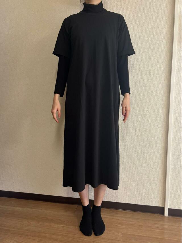【UNIQLO エアリズムコットンTワンピース/半袖】オールブラックコーデや白×黒のコントラストコーデもおしゃれに決まりそう