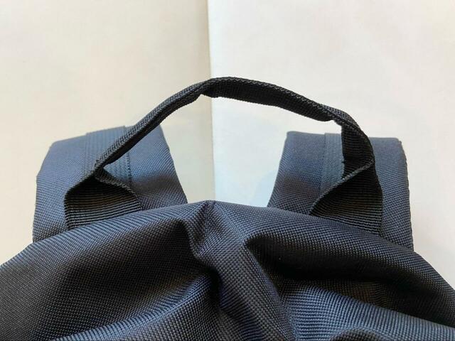 【coca トラベルバックパック】ハンドルも付いていて、外出時にちょっとリュック掛けておきたい時に便利です◎