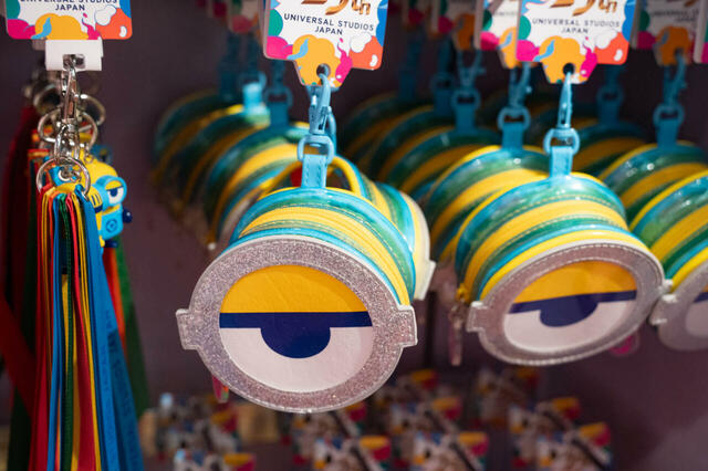 ポーチキーチェーン 2,300円｜ユニバーサル・スタジオ・ジャパン25周年グッズ