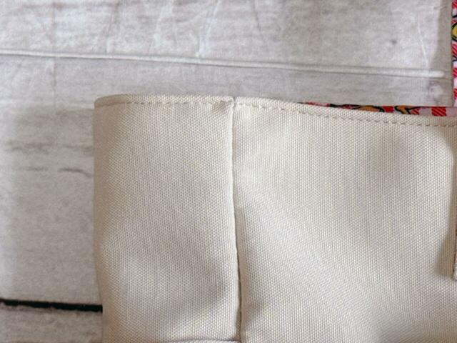 素材はポリエステル。丈夫な生地がうれしいポイント！